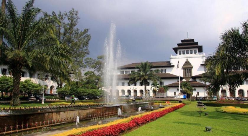 Indies Hotel Bandung Eksteriør bilde